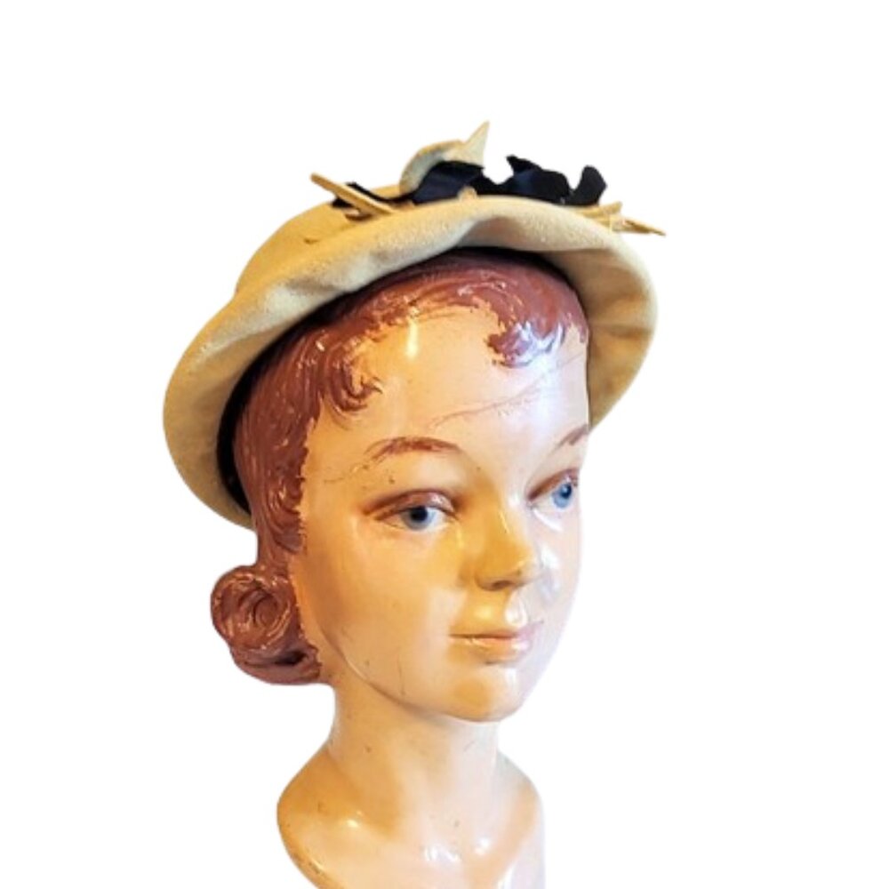 Early 1950s Vintage Yellow Felt Small Brimmed Hat With Black Velvet Trim